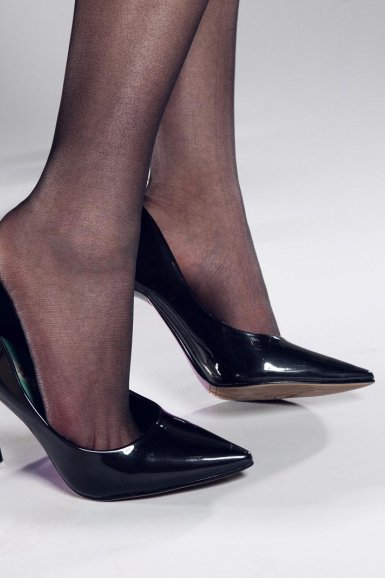 狄波拉61岁生日儿女到贺 称谢霆锋割瘤是最好礼物|足球分析(图1) 懂球帝官网